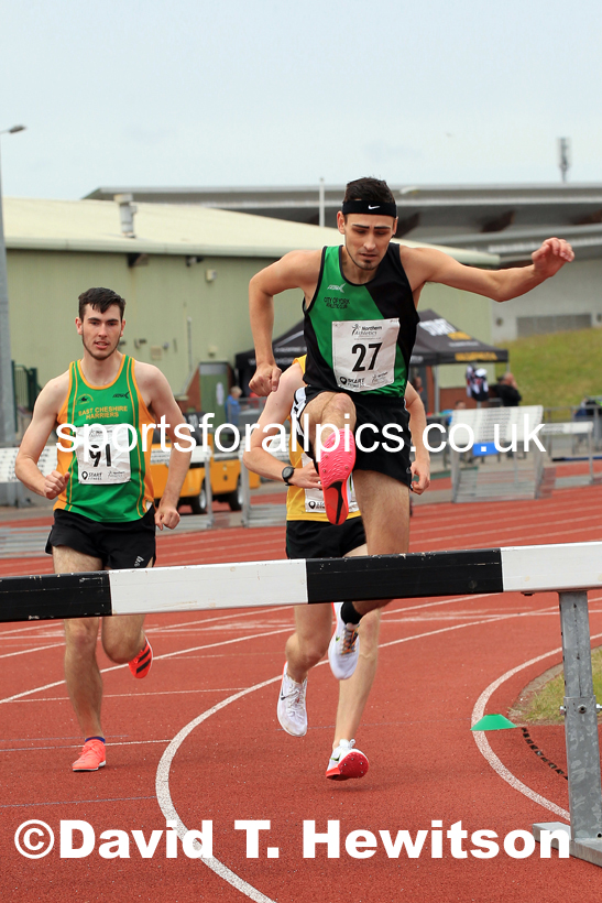 Senior mens 3000 metres steeplechase, 2022 Northern Senior and Under-20 Champs., Wavertree Athletics Centre, Liverpool. Photo: David T. Hewitson/Sports for All Pics